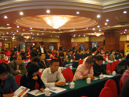 領(lǐng)航貿(mào)易 “址”引財(cái)富——濰坊高端企業(yè)家網(wǎng)絡(luò)貿(mào)易戰(zhàn)略研討會(huì)勝利召開(kāi)