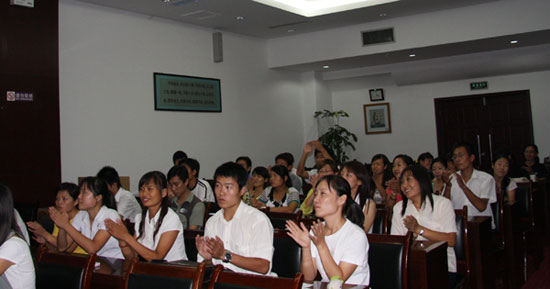 威龍召開(kāi)季度銷售總結(jié)暨表彰大會(huì)