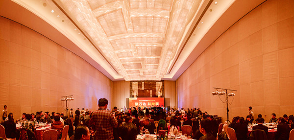 花徑不曾緣客掃，蓬門今始為君開——威龍電子商務(wù)科技有限公司2014年末專場(chǎng)答謝晚宴